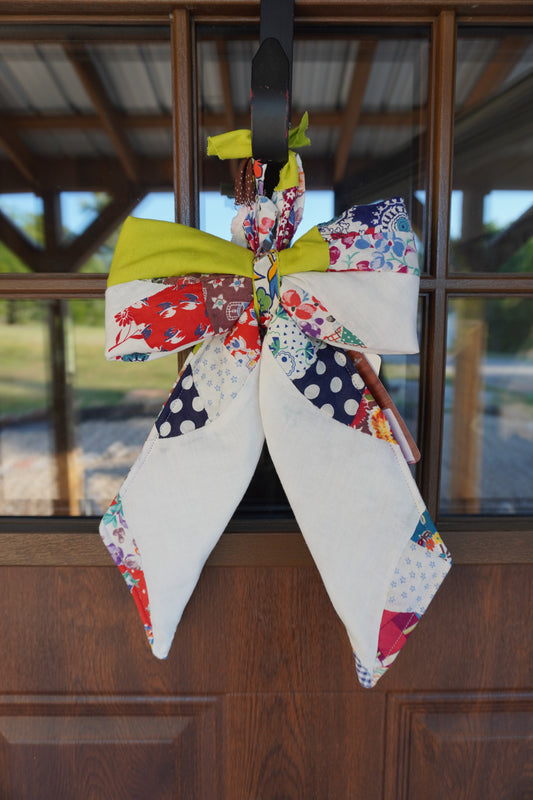 Mini Dresden Plate Door Hanging Bow
